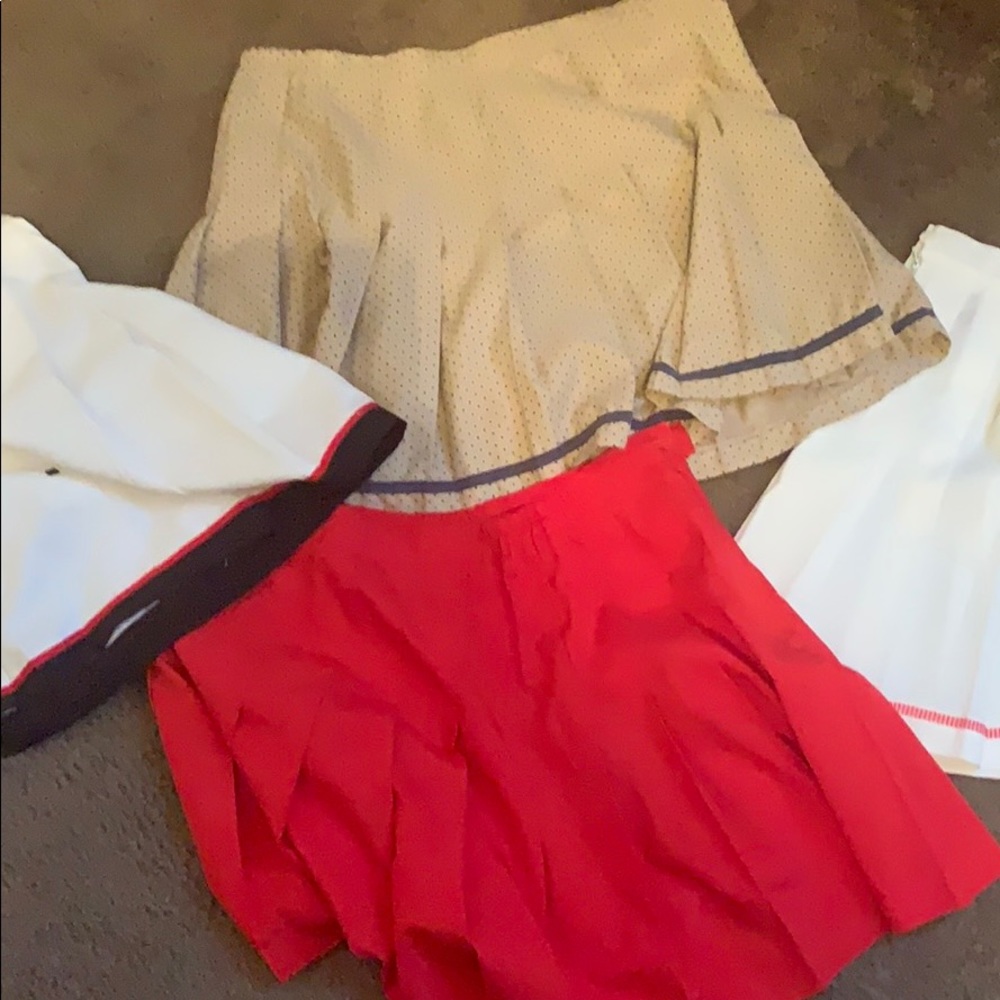Mini skirts - Picture 2 of 3